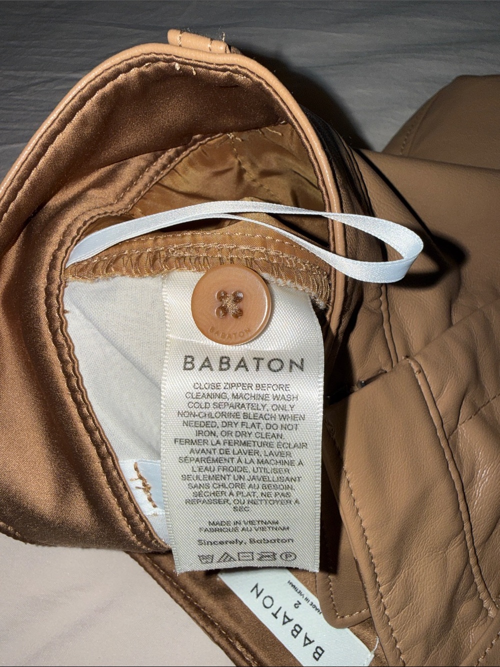 Aritzia Babaton Faux Leather Cropped Pants Camel Tan Brown Size 2 - Picture 14 of 14